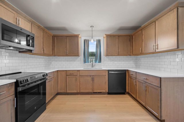 520 Village Lane, Ripon, WI 54971