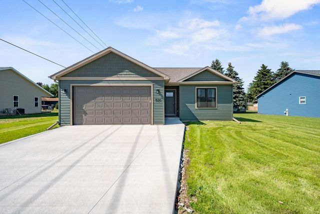 520 Village Lane, Ripon, WI 54971
