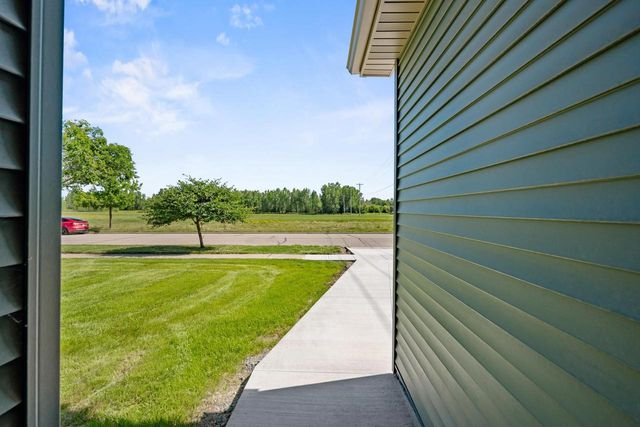 520 Village Lane, Ripon, WI 54971