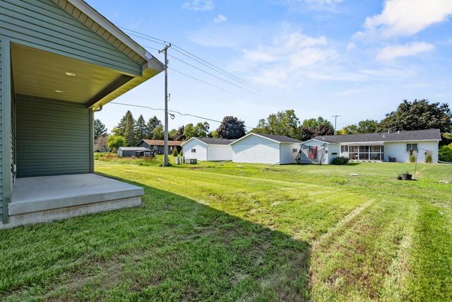 520 Village Lane, Ripon, WI 54971