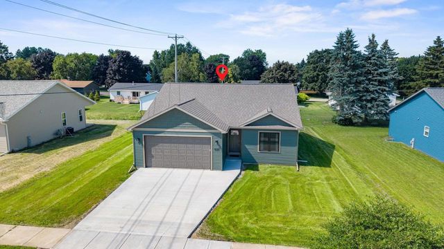 520 Village Lane, Ripon, WI 54971