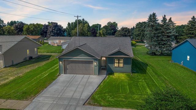 520 Village Lane, Ripon, WI 54971