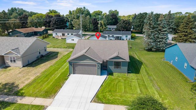 520 Village Lane, Ripon, WI 54971