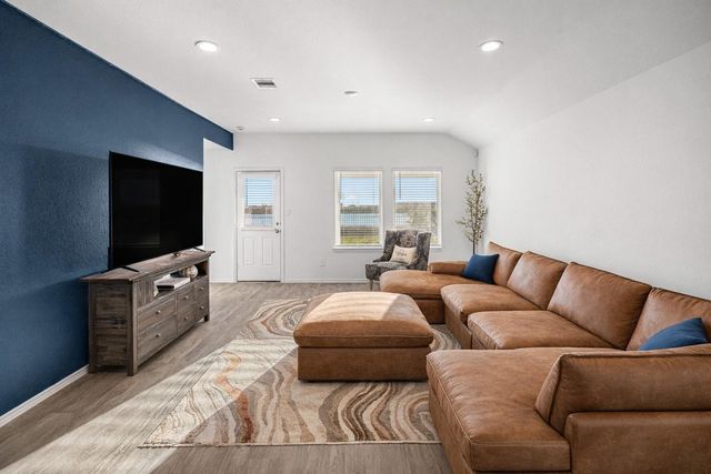 1318 Bison View Lane, Sealy, TX 77474