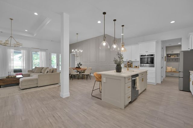 4792 W Fork Blvd, Conroe, TX 77304