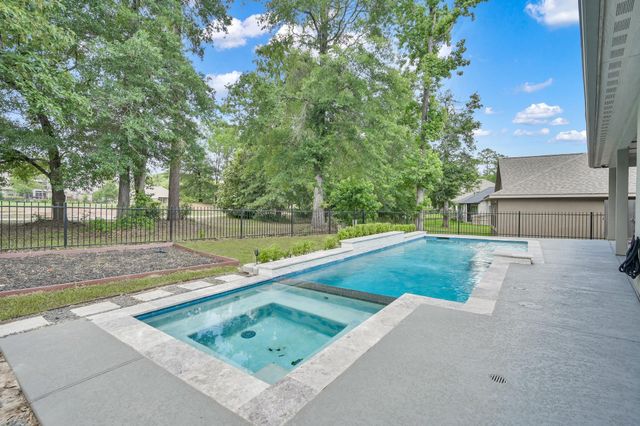 4792 W Fork Blvd, Conroe, TX 77304