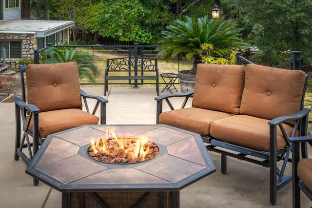 10340 Banner Lava Cap, Nevada City, CA 95959