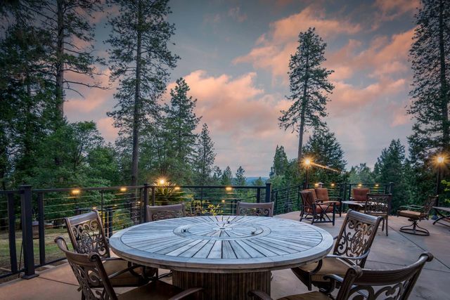 10340 Banner Lava Cap, Nevada City, CA 95959