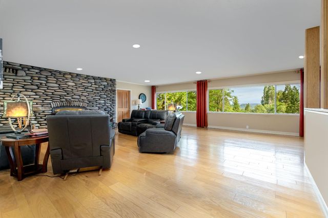 10340 Banner Lava Cap, Nevada City, CA 95959