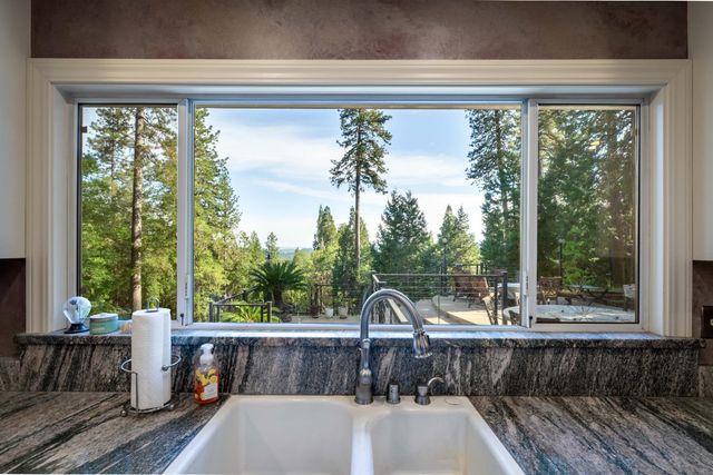 10340 Banner Lava Cap, Nevada City, CA 95959