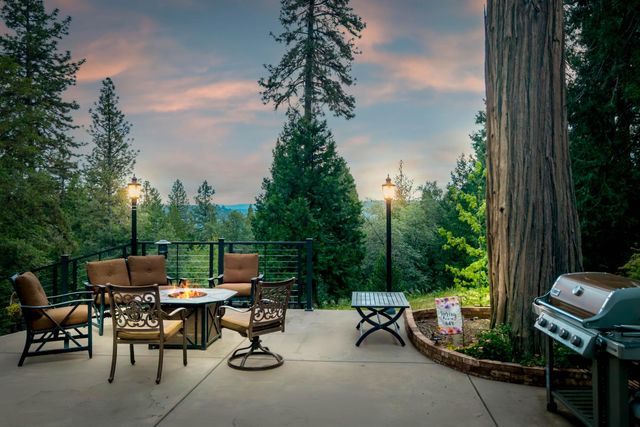 10340 Banner Lava Cap, Nevada City, CA 95959