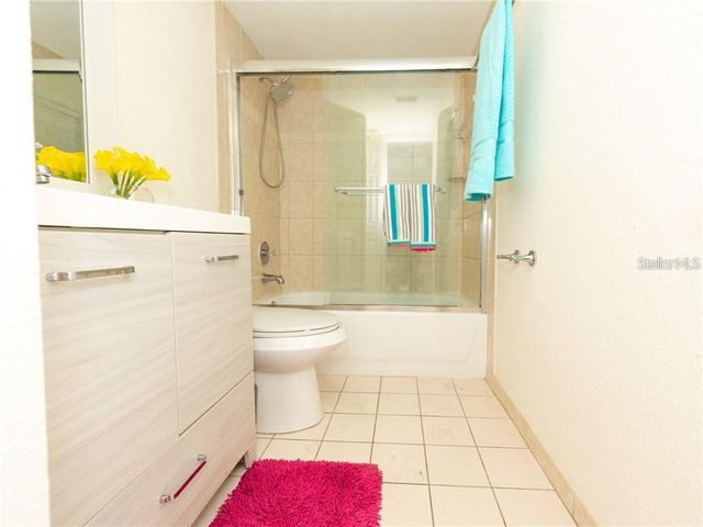 934 LAKE DESTINY ROAD D, Altamonte Springs, FL 32714
