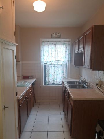 6700 S Crandon Avenue 3A, Chicago, IL 60649