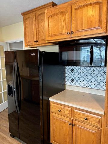 912 Den Hertog Street Sw, City Of Wyoming, MI 49509