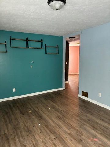 912 Den Hertog Street Sw, City Of Wyoming, MI 49509