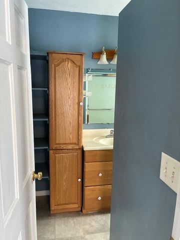 912 Den Hertog Street Sw, City Of Wyoming, MI 49509