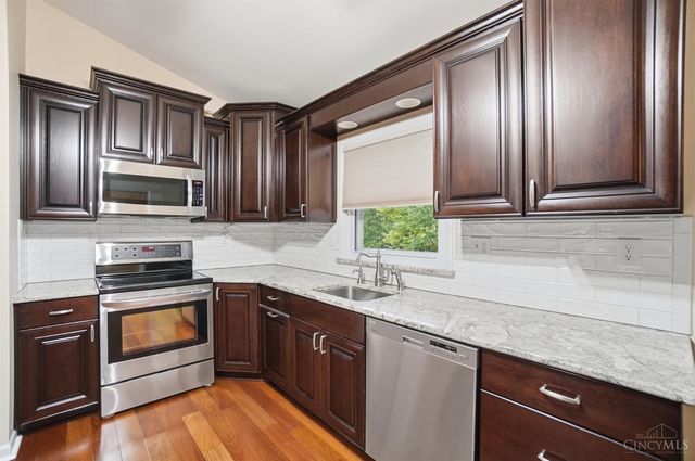 302 Jackson Lane, Middletown, OH 45044