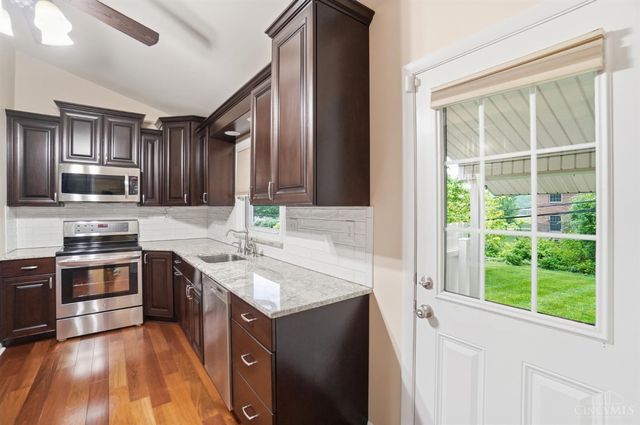 302 Jackson Lane, Middletown, OH 45044