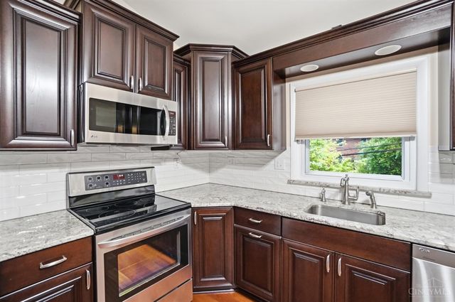 302 Jackson Lane, Middletown, OH 45044