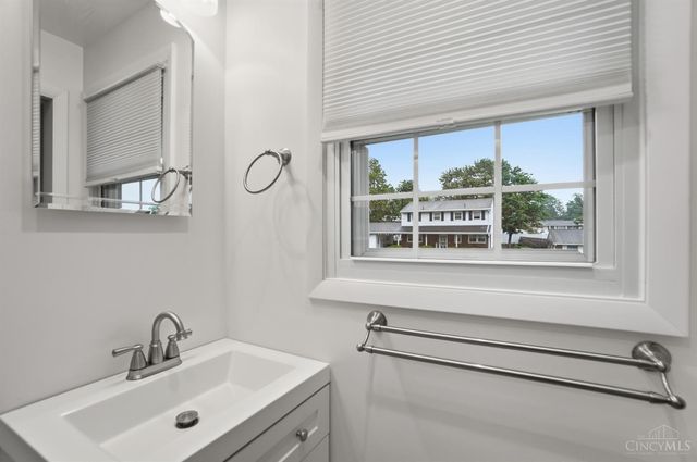 302 Jackson Lane, Middletown, OH 45044