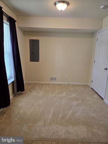 321 5TH AVE, Wilmington, DE 19805
