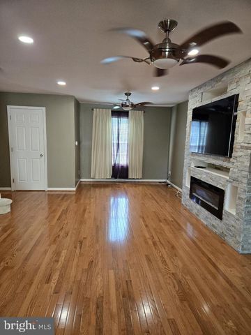 321 5TH AVE, Wilmington, DE 19805
