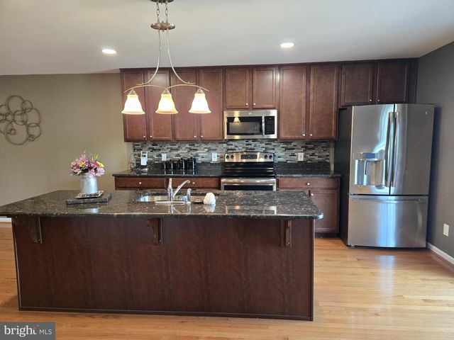 321 5TH AVE, Wilmington, DE 19805