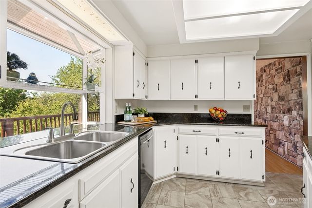 5415 Johnson Point Road NE, Olympia, WA 98516