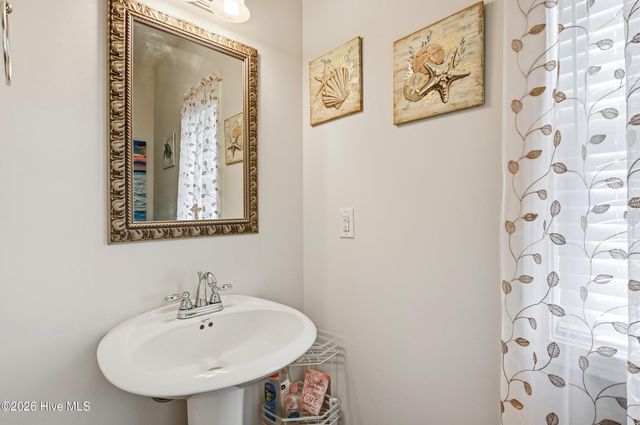 106 Periwinkle Street, Saint Helena, NC 28425