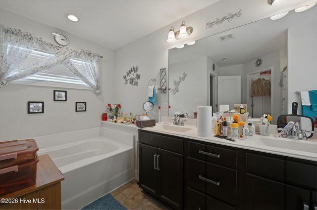 106 Periwinkle Street, Saint Helena, NC 28425