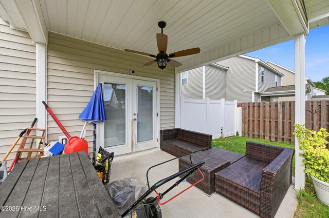 106 Periwinkle Street, Saint Helena, NC 28425