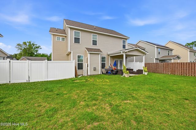 106 Periwinkle Street, Saint Helena, NC 28425