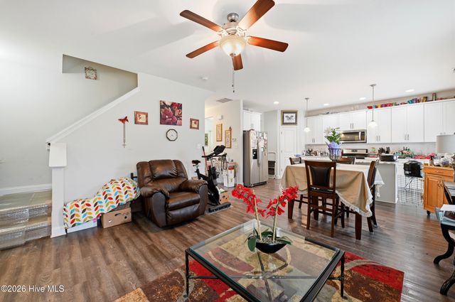 106 Periwinkle Street, Saint Helena, NC 28425
