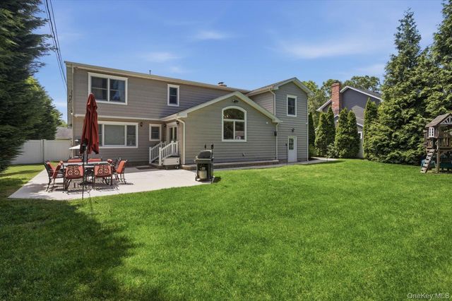 19 Gruber Drive, Glen Cove, NY 11542