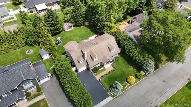 19 Gruber Drive, Glen Cove, NY 11542