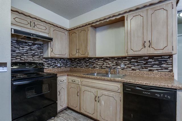 11007 Greystone Avenue, Oklahoma City, OK 73120