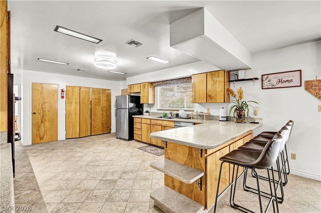 5881 South Sandhill Road, Las Vegas, NV 89120