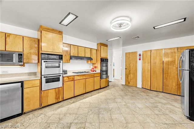 5881 South Sandhill Road, Las Vegas, NV 89120