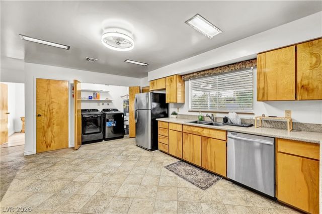 5881 South Sandhill Road, Las Vegas, NV 89120