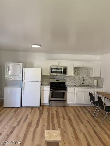 5881 South Sandhill Road, Las Vegas, NV 89120