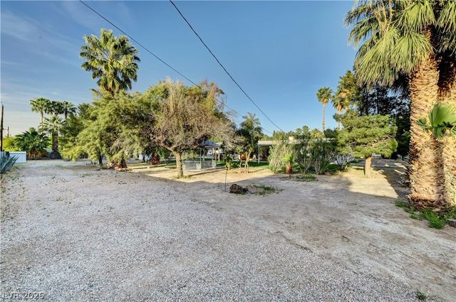 5881 South Sandhill Road, Las Vegas, NV 89120