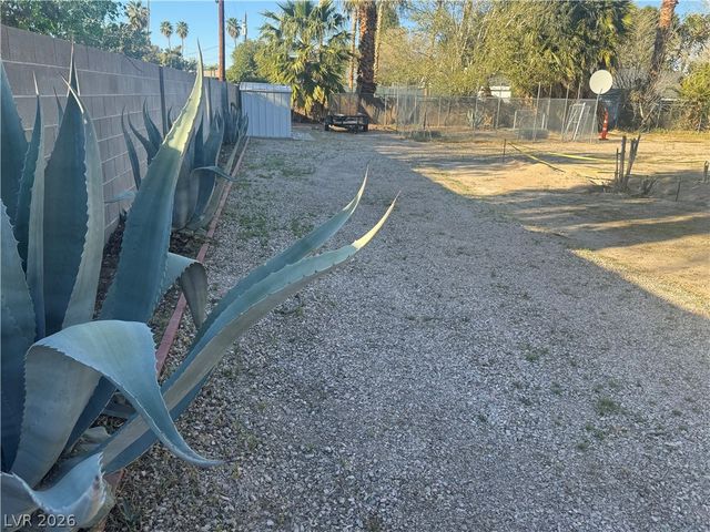 5881 South Sandhill Road, Las Vegas, NV 89120