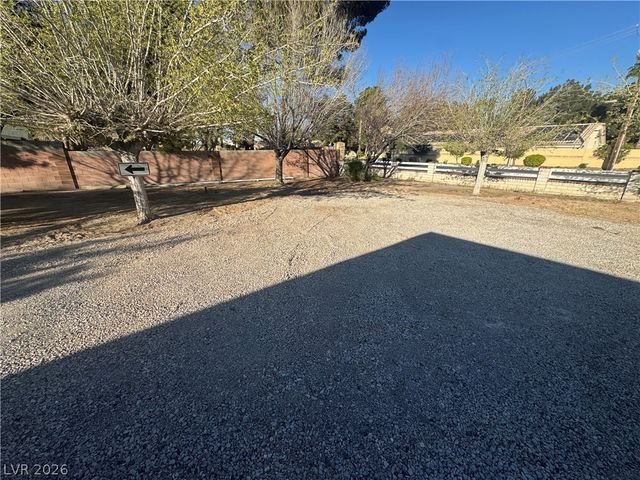 5881 South Sandhill Road, Las Vegas, NV 89120