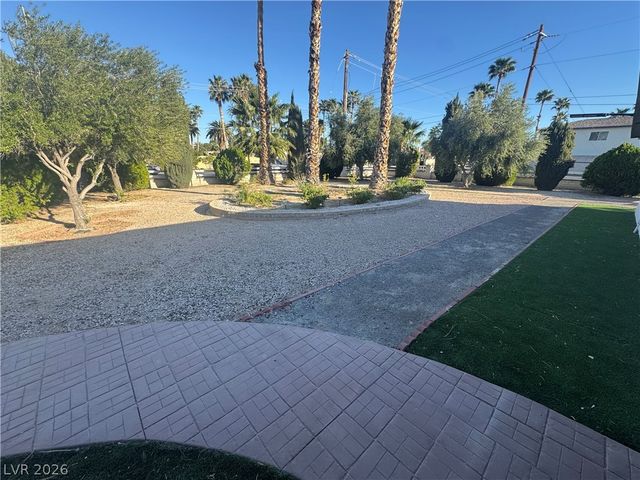 5881 South Sandhill Road, Las Vegas, NV 89120