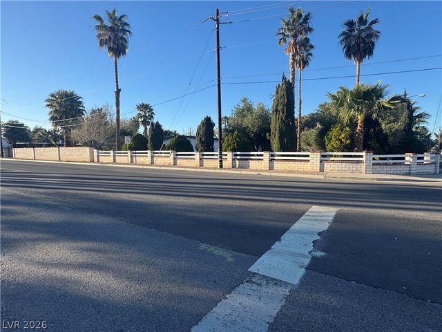 5881 South Sandhill Road, Las Vegas, NV 89120