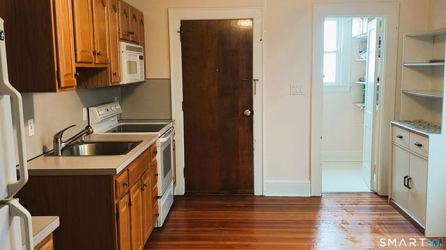 656 Cove Road, Stamford, CT 06902