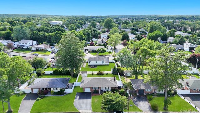 13 Fruitwood Lane, Commack, NY 11725