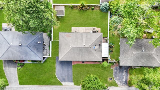 13 Fruitwood Lane, Commack, NY 11725