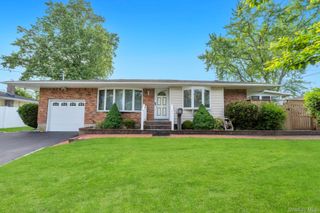 13 Fruitwood Lane, Commack, NY 11725