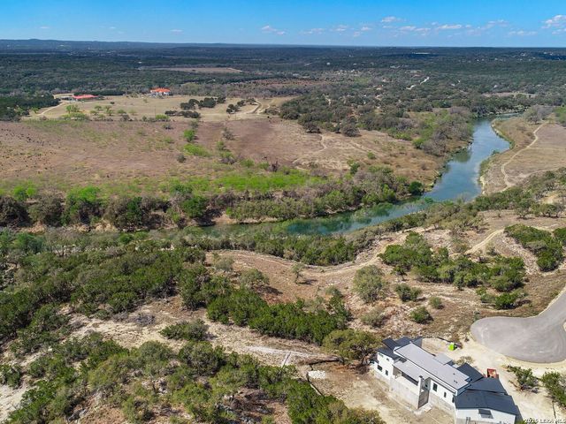 2042 Paradise Pkwy, Canyon Lake, TX 78133